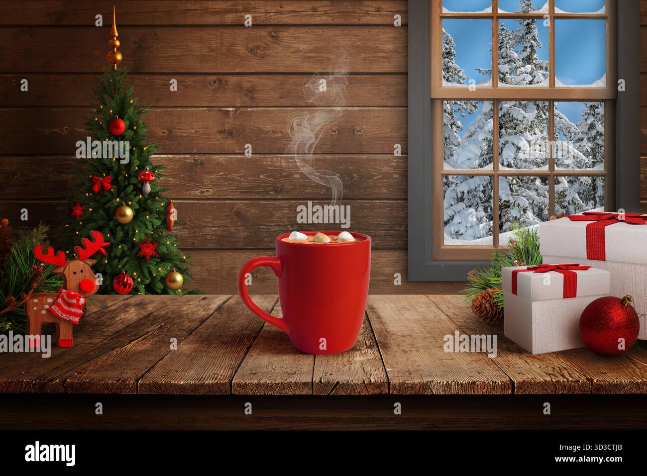 Warme Weihnachtsszene mit roter Tasse heißer Schokolade und Marshmallows, dekoriertem Baum, Geschenken und schneebedecktem Waldblick durch Holzfenster Stockfoto