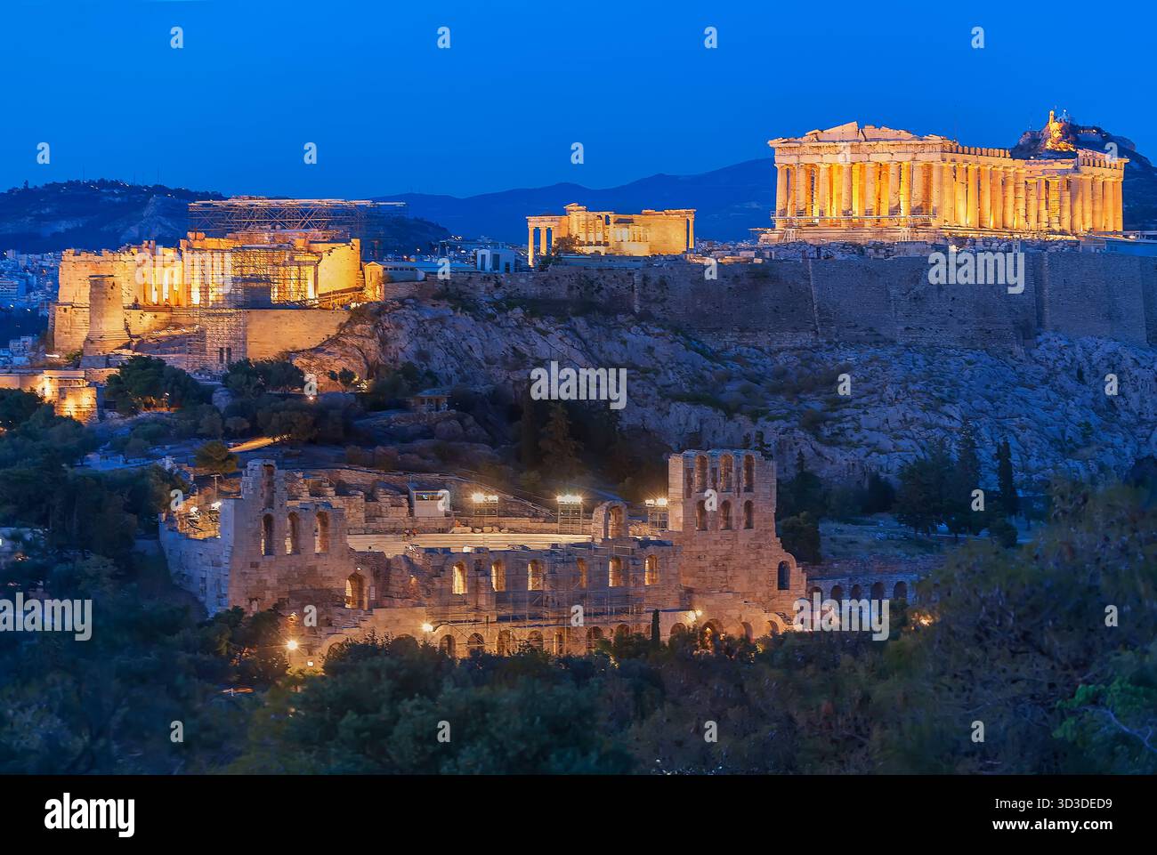 Blick auf die Akropolis bei Nacht, Athen, Griechenland, Europa Stockfoto