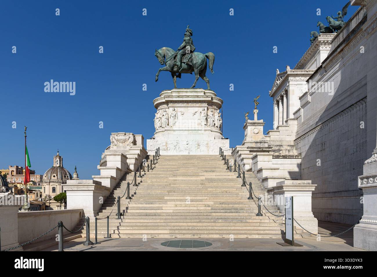Die Reiterstatue von Victor Emmanuel II. Auf dem Vittoriano-Denkmal in Rom Stockfoto