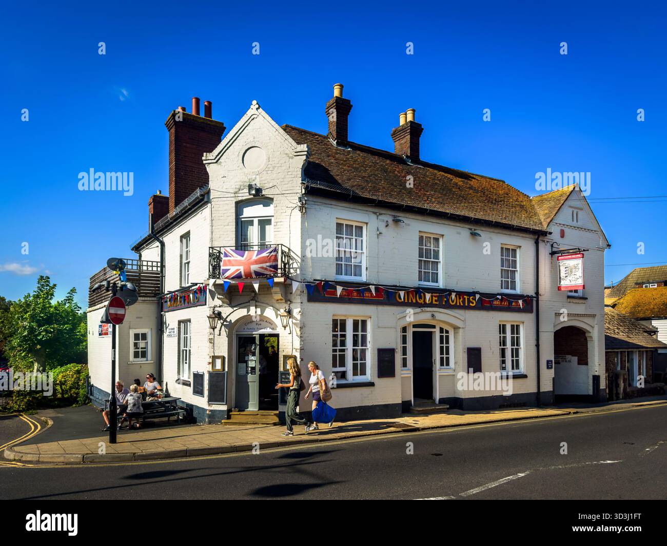East Sussex, England, 22. August 2023, Blick auf Cinque Ports Pub, im Herzen der mittelalterlichen Stadt Rye Stockfoto