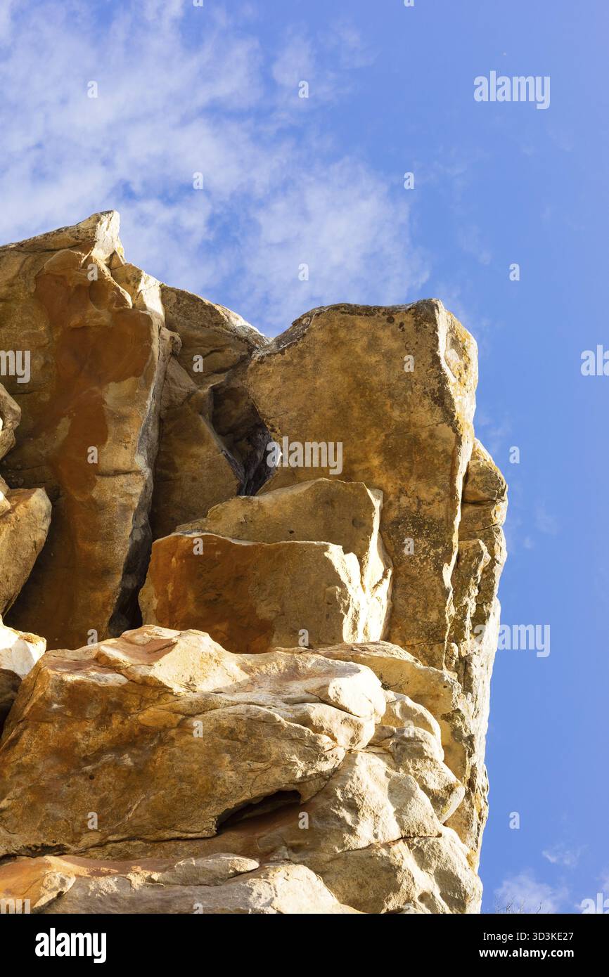 Zerklüftete Berglandschaft mit Fynbos-Buschflora in Kapstadt Südafrika Stockfoto