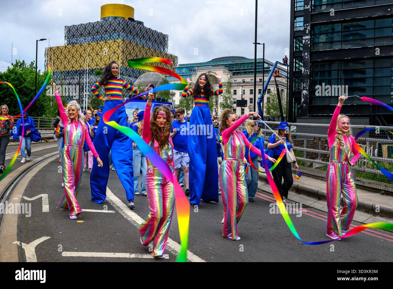 Birmingham, Großbritannien. 24. Mai 2025. Die jährliche Birmingham Pride Parade reiste vom Centenary Square durch das Stadtzentrum und endete im Gay Village Stockfoto