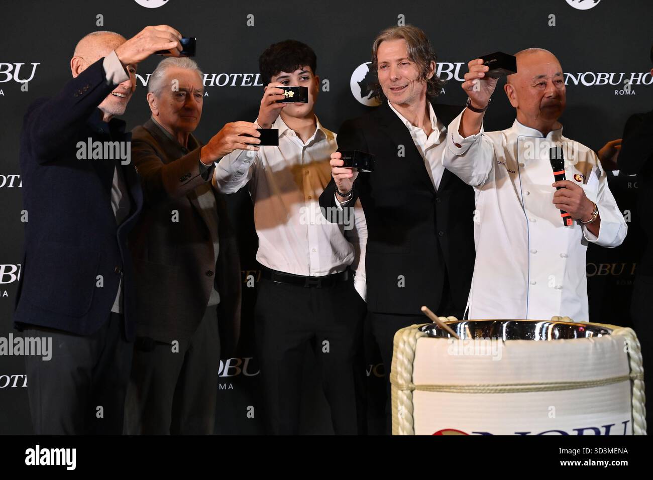 Die drei Gründer von Nobu: Meir Teper, Robert de Niro und Chefkoch Nobu Matsuhisa nahmen am 6. November 2025 in Rom Teil Stockfoto