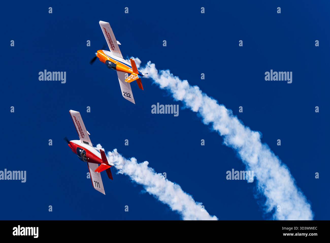 Sky Fiesta 2025 10-25-2025 Las Cruces NM USA unerschrockene Flugshows in ihren Vans RV-7 und RV-8 bei Sky Fiesta 2025 Airshow und Air Races in La Stockfoto