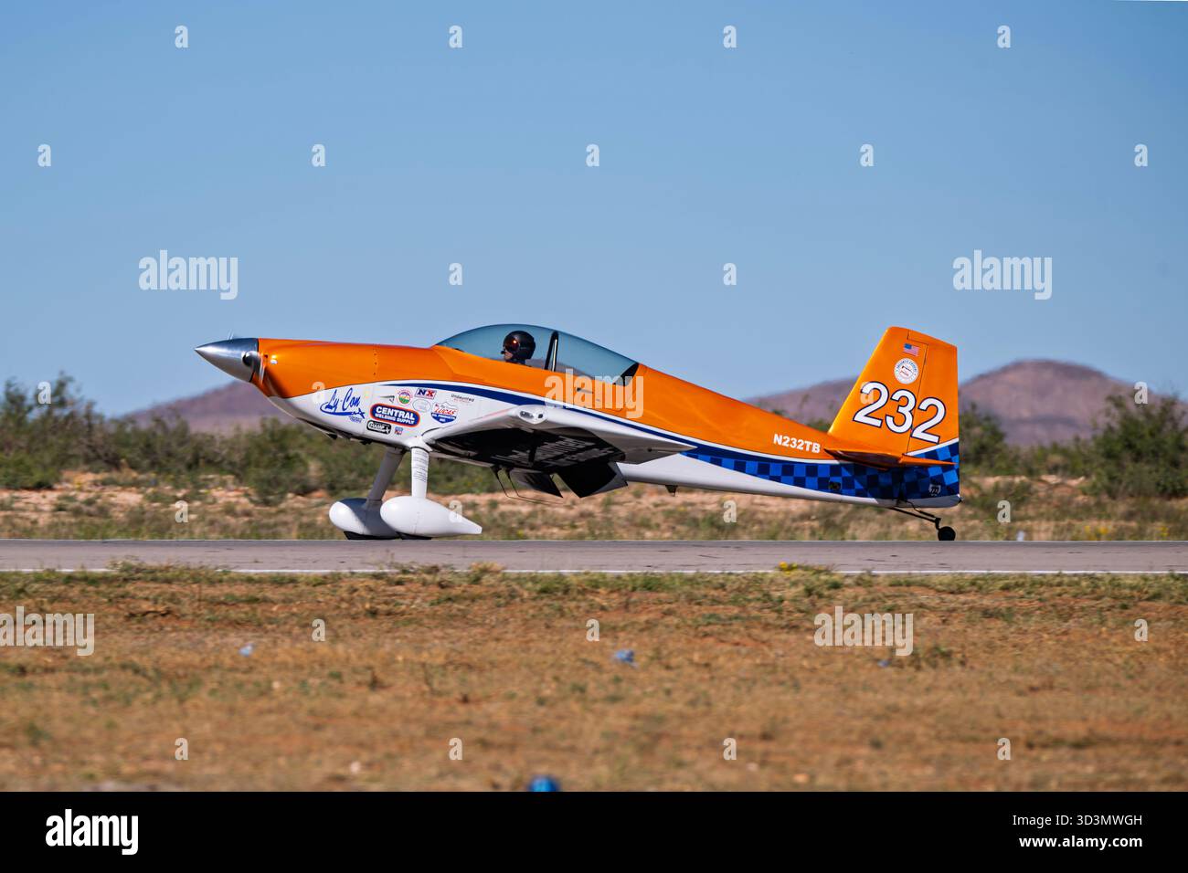 Sky Fiesta 2025 10-25-2025 Las Cruces NM USA unerschrockene Flugshows in ihren Vans RV-7 und RV-8 bei Sky Fiesta 2025 Airshow und Air Races in La Stockfoto