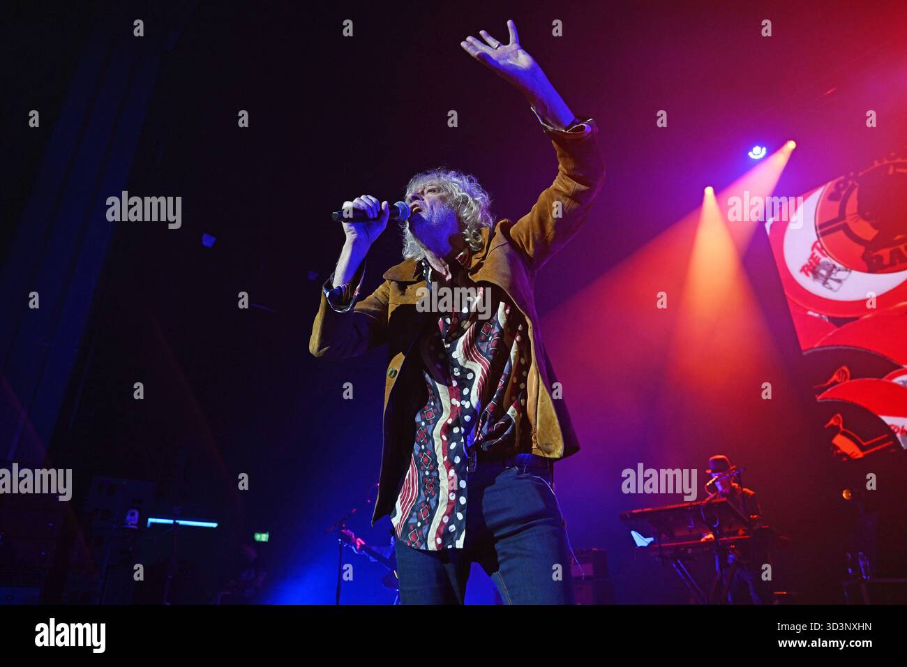 LONDON, ENGLAND – OKTOBER 31: Bob Geldof von „The Boomtown Rats“ trat im Rahmen ihrer 50. Jubiläumsreise am 31. Oktober 202 in Eventim Apollo auf Stockfoto
