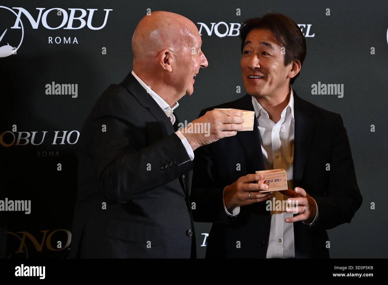 Rom, Italien. November 2025. Trevor Horwell und Hiro Tahara nehmen am 6. November 2025 an der Eröffnung des Nobu Hotels im Nobu Hotel Rome in Rom teil. (Foto: Domenico Cippitelli/NurPhoto) Credit: NurPhoto SRL/Alamy Live News Stockfoto