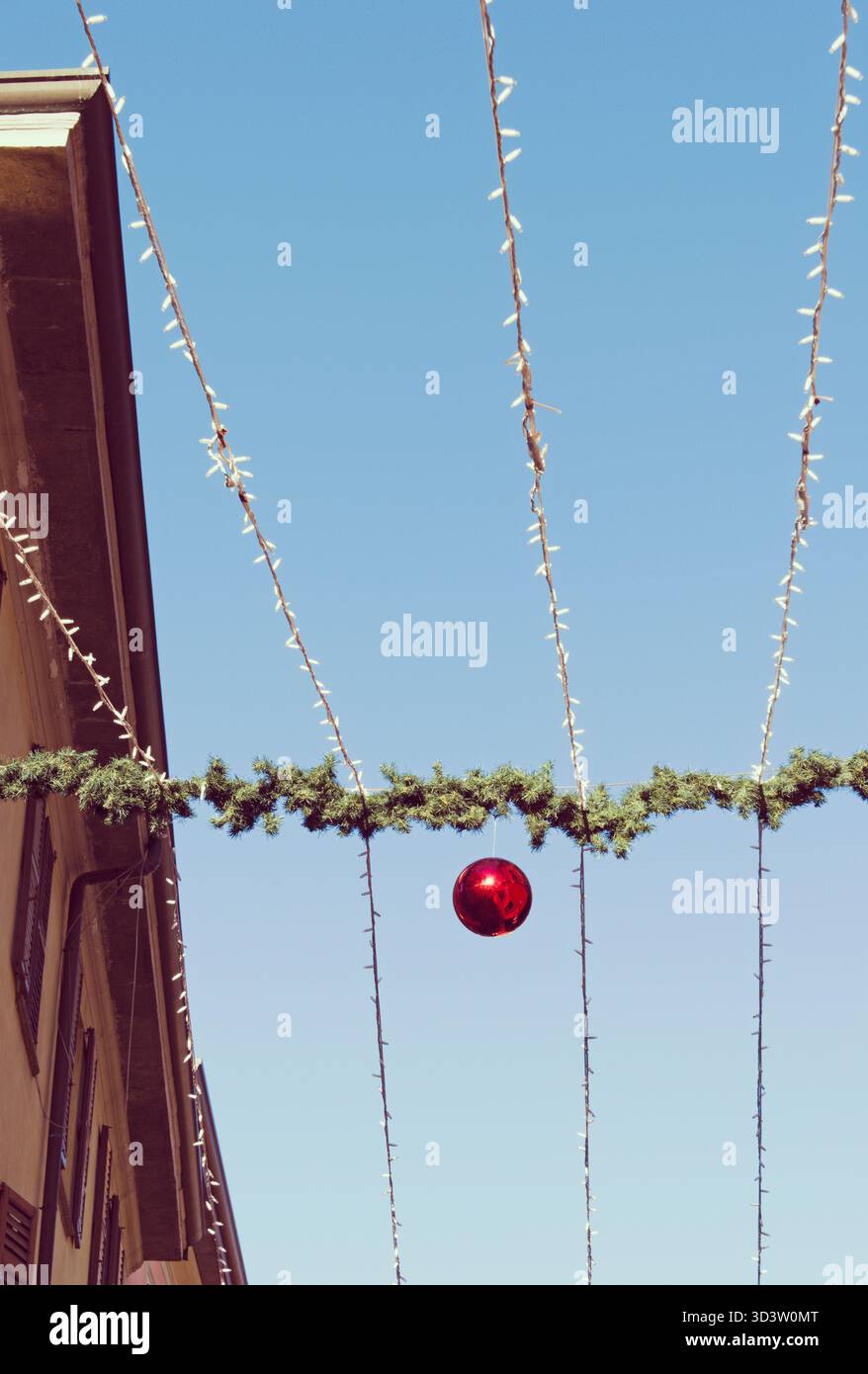 weihnachtsdekoration auf der Straße Stockfoto