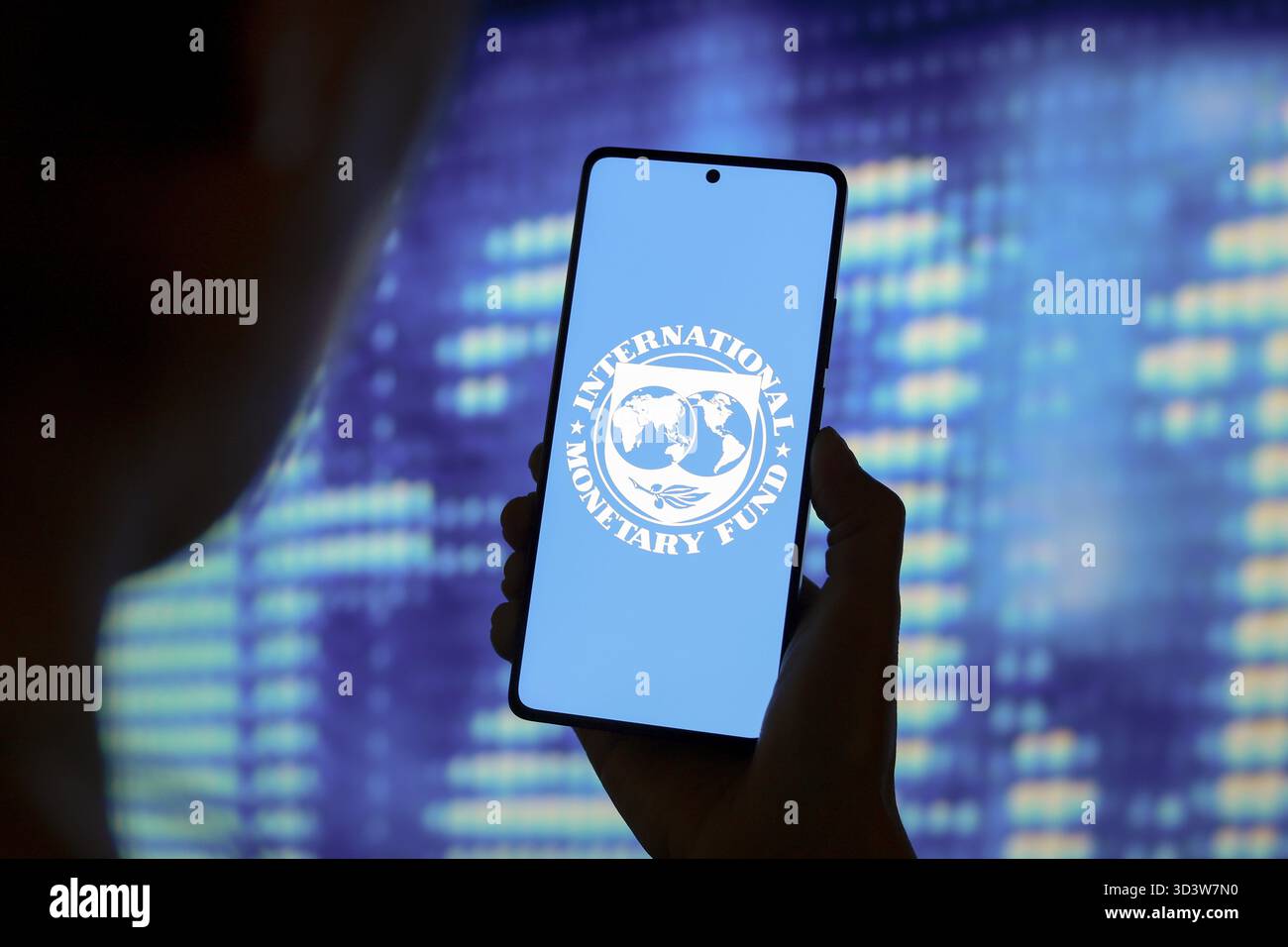 12. September 2024, Paraguay. In dieser Abbildung wird das Logo des Internationalen Währungsfonds (IWF) auf einem Smartphone-Bildschirm angezeigt Stockfoto