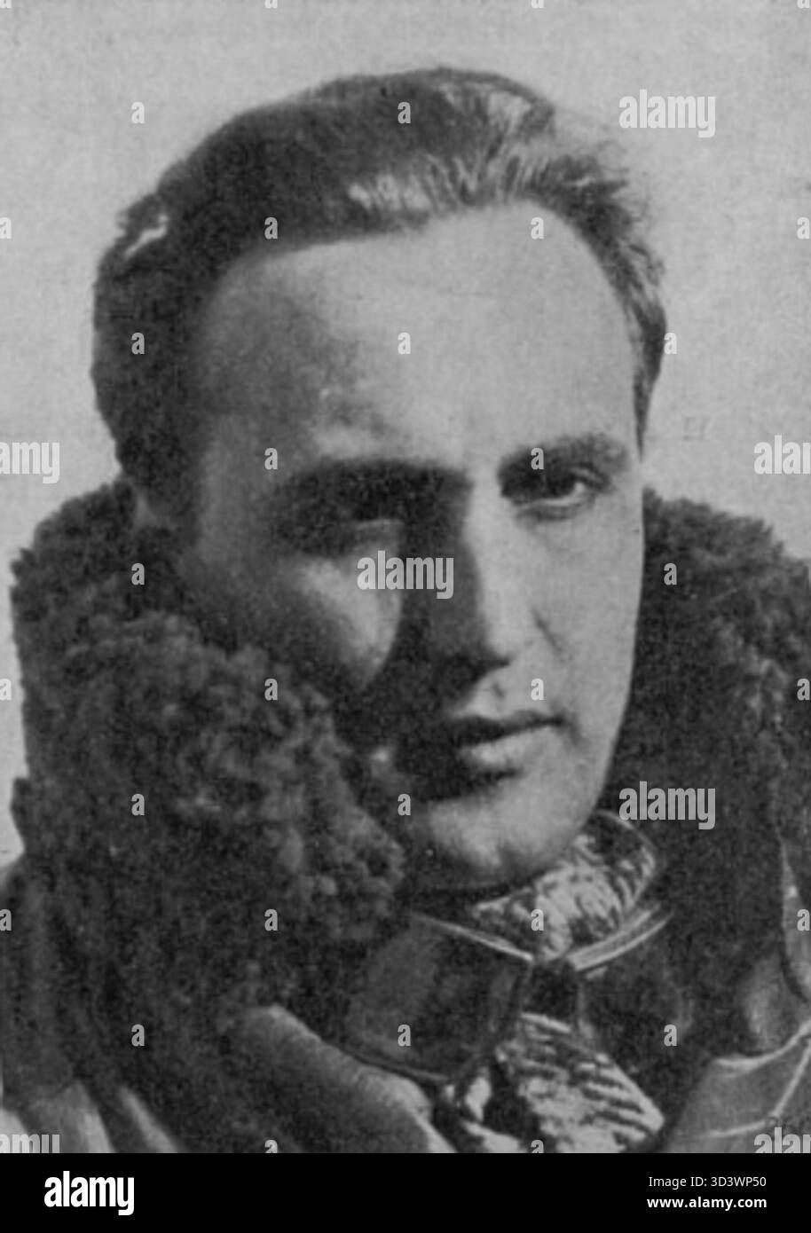 Karel Divíek war ein tschechischer Pilot, wie auf diesem Foto von 1937 dargestellt. Das Bild stammt aus einer historischen Serie der tschechischen Luftfahrt, die Divíek in seiner Uniform zeigt. Stockfoto