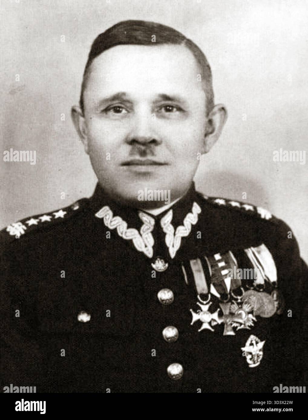 Wadyslaw Wiecierzyski (1894–1983), ein polnischer Oberst der Armee, diente während wichtiger Phasen der polnischen Militärgeschichte. Er ist für seine Führung und seine Beiträge zur polnischen Verteidigung bekannt. Stockfoto