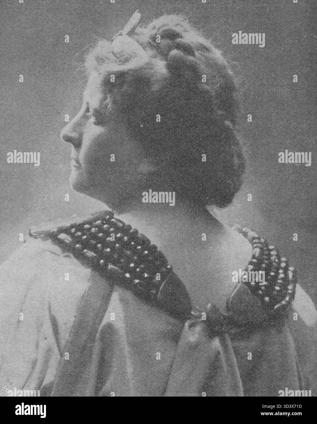 Luise Reuß-Belce als Fricka, dargestellt 1904 in der Rolle der Göttin aus Wagners „der Ring des Nibelung“. Reuß-Belces Darstellung von Fricka ist bekannt für ihre dramatische Präsenz und eine eindrucksvolle Darstellung der Opernkunst. Stockfoto