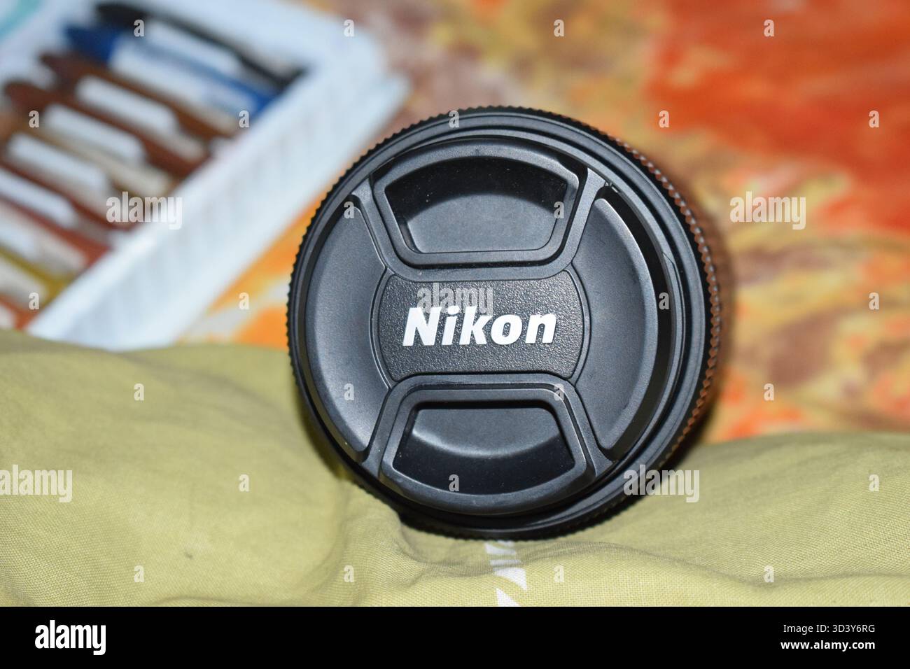 Nikon Objektivkappe – Schützen Sie Ihr Objektiv, Halten Sie Jeden Moment Fest Stockfoto