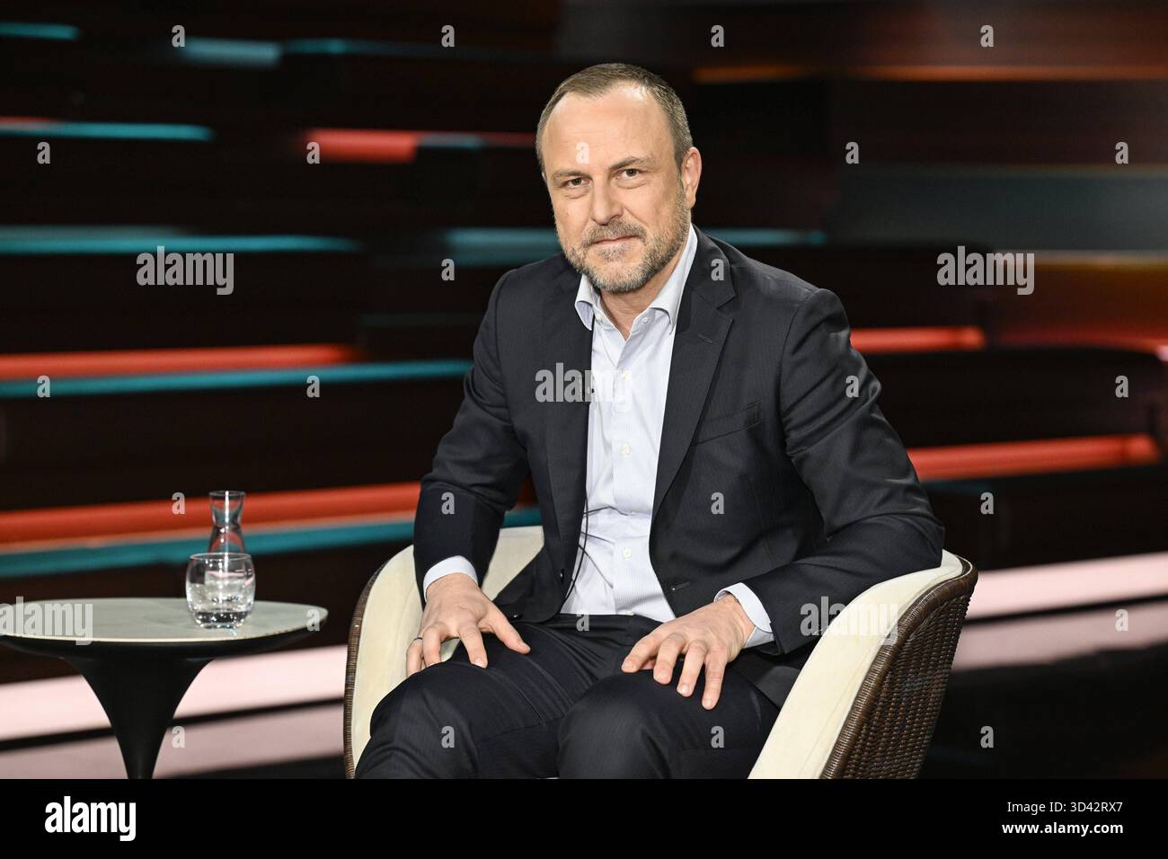 Peter Neumann Politologe 11/25 ihr Peter Neumann am 4. November 2025 in Markus Lanz , ZDF TV Fernsehen Talkshow Talkshow Talkshow Deutschland deutsch deutscher Mann Journalismus Journalist Politikwissenschaftler Terrorismus Terrorismusexperte Publizist deutscher Journalist Journalismus Autor Autor Terrorismus Experte Politik quer halb sitzend neutral lächelnd *** Peter Neumann Politikwissenschaftler 11 25 ihr Peter Neumann am 4. November 2025 in Markus Lanz Stockfoto