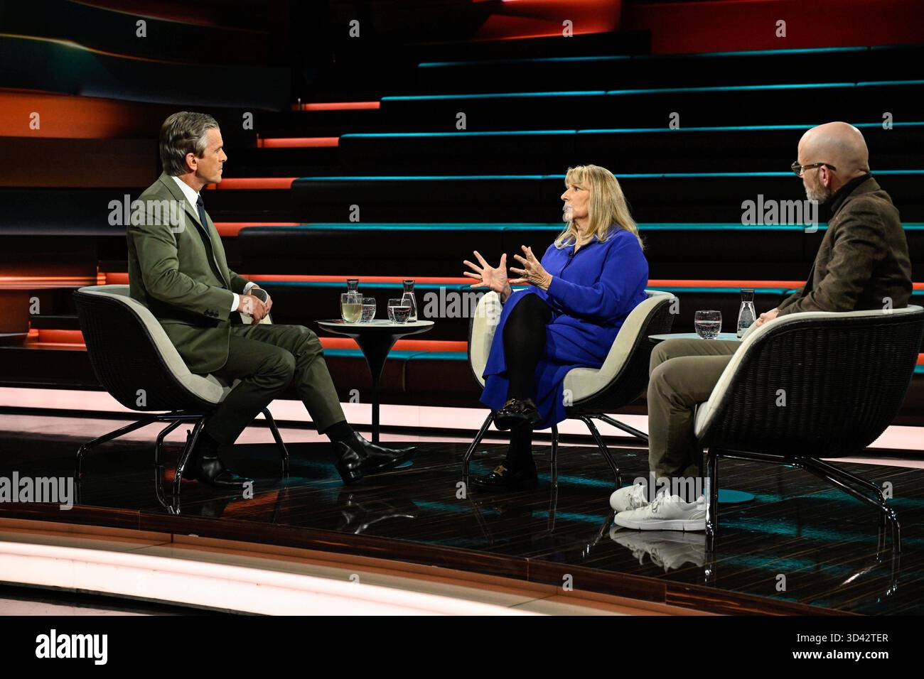 Talkrunde bei Markus Lanz , ZDF 10/25 her Markus Lanz, Petra Köpping und Dr. Peter Tauber v.li. Am 28. Oktober 2025 in Markus Lanz , ZDF TV Fernsehen Talkshow Talkshow Talkshow Deutschland deutsch deutsche Frau deutscher Mann Männer Politiker Politik CDU Ex ehemalige ehemalige Generalsekretär Politikerin stellvertretende SPD-Vizevorsitzende sächsische Sachsen Sozialministerin Ministerin Landesministerin Mann Italien italienisch italienisch-deutscher Moderator Fotografie Fotograf Journalistin Journalistin Journalistin Journalistin Journalistin Autorin Autor Gastgeberin german-ita Stockfoto