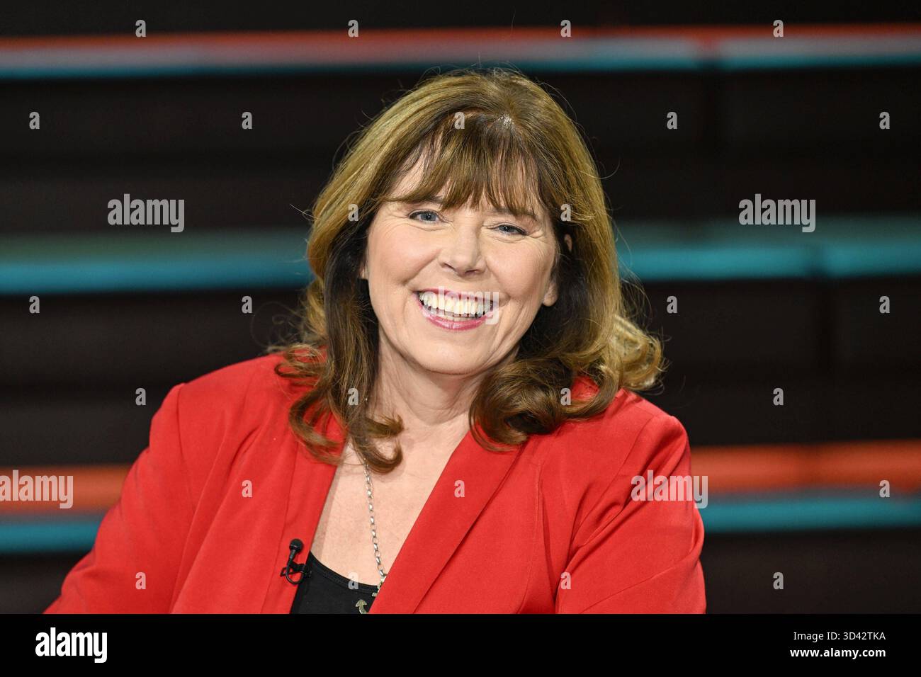 Jutta Steinruck Politikerin 10/25 Ihre Jutta Steinruck am 29. Oktober 2025 in Markus Lanz , ZDF Aufzeichnung vom 28. Oktober 2025 TV Fernsehen Talkshow Talkshow Deutschland deutsch deutsche Frau Oberbürgermeisterin Ludwigshafen parteilos parteilose Politiker weibliche deutsche Bürgermeisterin quer Porträt lächelnd *** Jutta Steinruck Politikerin 10 25 Ihre Jutta Steinruck am 29. Oktober 2025 in Markus Lanz , ZDF-Aufnahme vom 28. Oktober 2025 TV-Talkshow Talkshow Deutschland deutsche Bürgermeisterin Ludwigshafen Überparteipolitikerin weibliche deutsche Bürgermeisterin Querportrait lächelnd Stockfoto