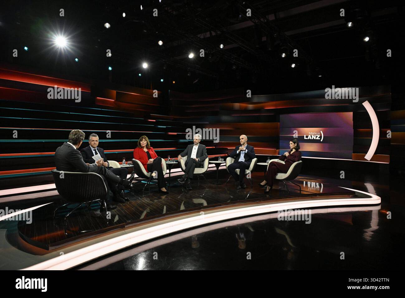 Talkrunde bei Markus Lanz , ZDF 10/25 her Markus Lanz, Thorsten frei, Jutta Steinruck, Boris Palmer, Belit Onay und Karina Mößbauer v.li. Am 29. Oktober 2025 in Markus Lanz , ZDF Aufzeichnung vom 28. Oktober 2025 TV Fernsehen Talkshow Talk Show Deutschland deutsch deutsche Frau deutscher Mann Männer Politiker Politik CDU Kanzleramtsminister Politikerin Oberbürgermeisterin Ludwigshafen parteilos parteilose parteilose parteiloser Oberbürgermeister ob Tübingen Hannover Grüner Bündnis 90 Journalistin Korrespondentin Chefkorrespondentin der Pionier Mann Italien italienisch italienisch-deut Stockfoto