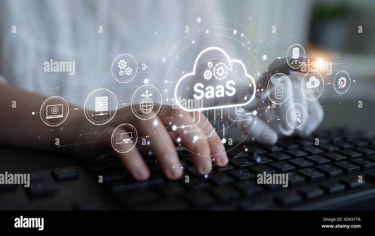 KI unterstützt SaaS-Plattformen mit intelligenter Infrastruktur, automatisierter Bereitstellung und intelligenten Integrationstools in Cloud-basierten digitalen Umgebungen Stockfoto