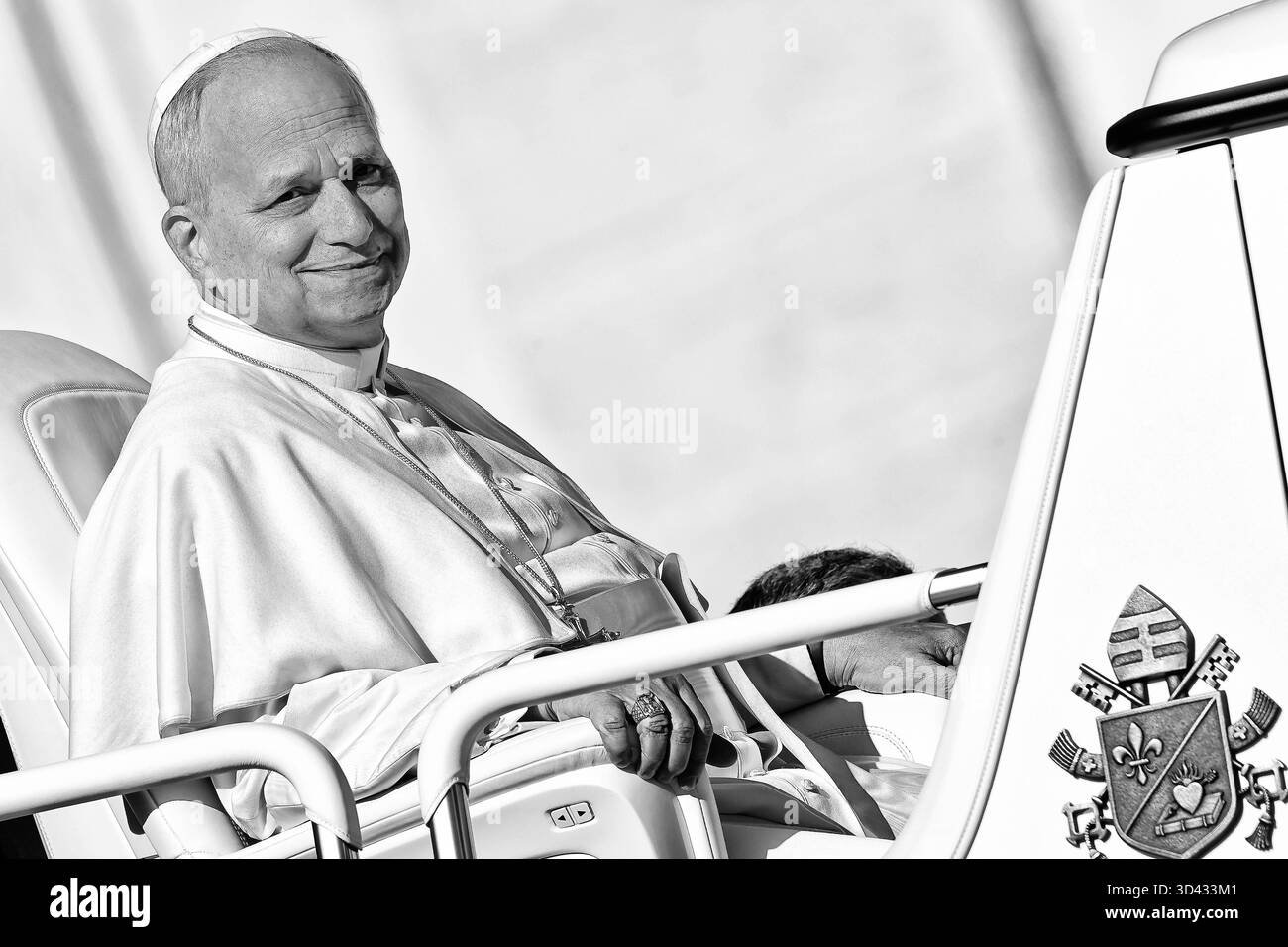 November 2025. Vatikanstadt - PAPST LEO XIV. Während der Jubiläumsaudienz auf dem Petersplatz im Vatikan. © EvandroInetti Via ZUMA Wire (Foto: © Evandro Inetti/ZUMA Press Wire) NUR REDAKTIONELLE VERWENDUNG! Nicht für kommerzielle ZWECKE! Stockfoto