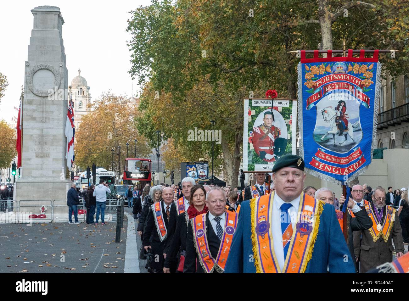 Whitehall, London, Großbritannien. November 2025. Im Cenotaph in Whitehall, Westminster, findet die jährliche Gedenkfeier der Grand Orange Lodge of England (GOLE) statt. Stockfoto