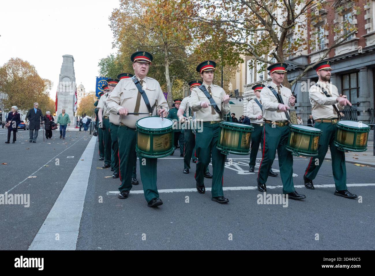 Whitehall, London, Großbritannien. November 2025. Im Cenotaph in Whitehall, Westminster, findet die jährliche Gedenkfeier der Grand Orange Lodge of England (GOLE) statt. Stockfoto