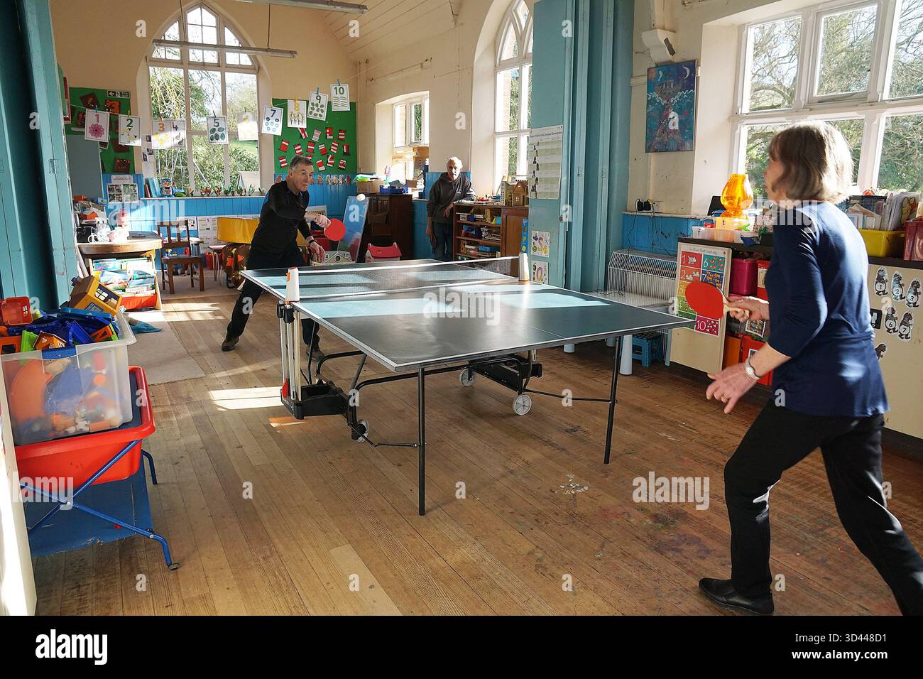 Tischtennis im Rathaus Stockfoto