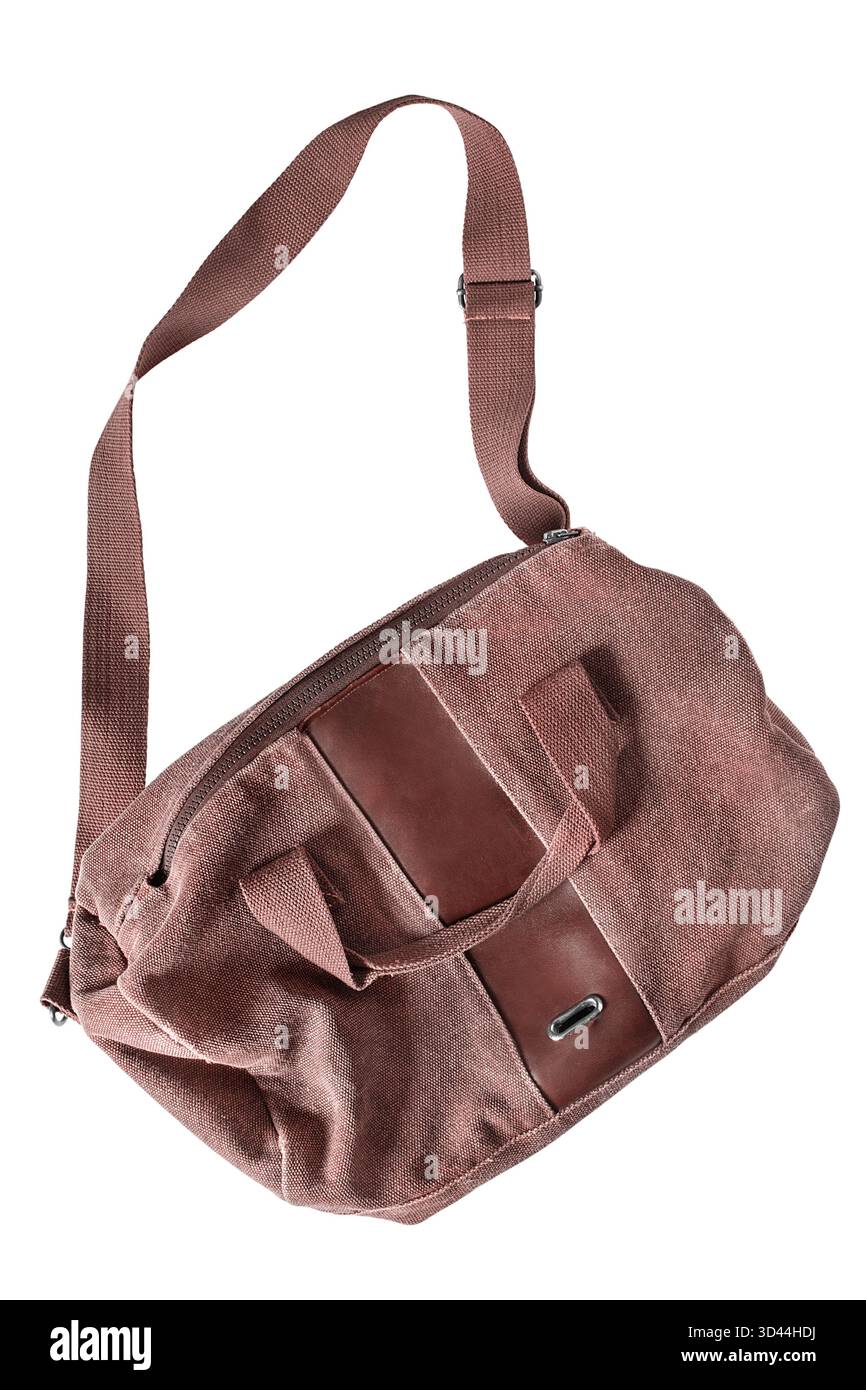 Reisetasche aus braunem Canvas-Stoff isoliert über weiß Stockfoto
