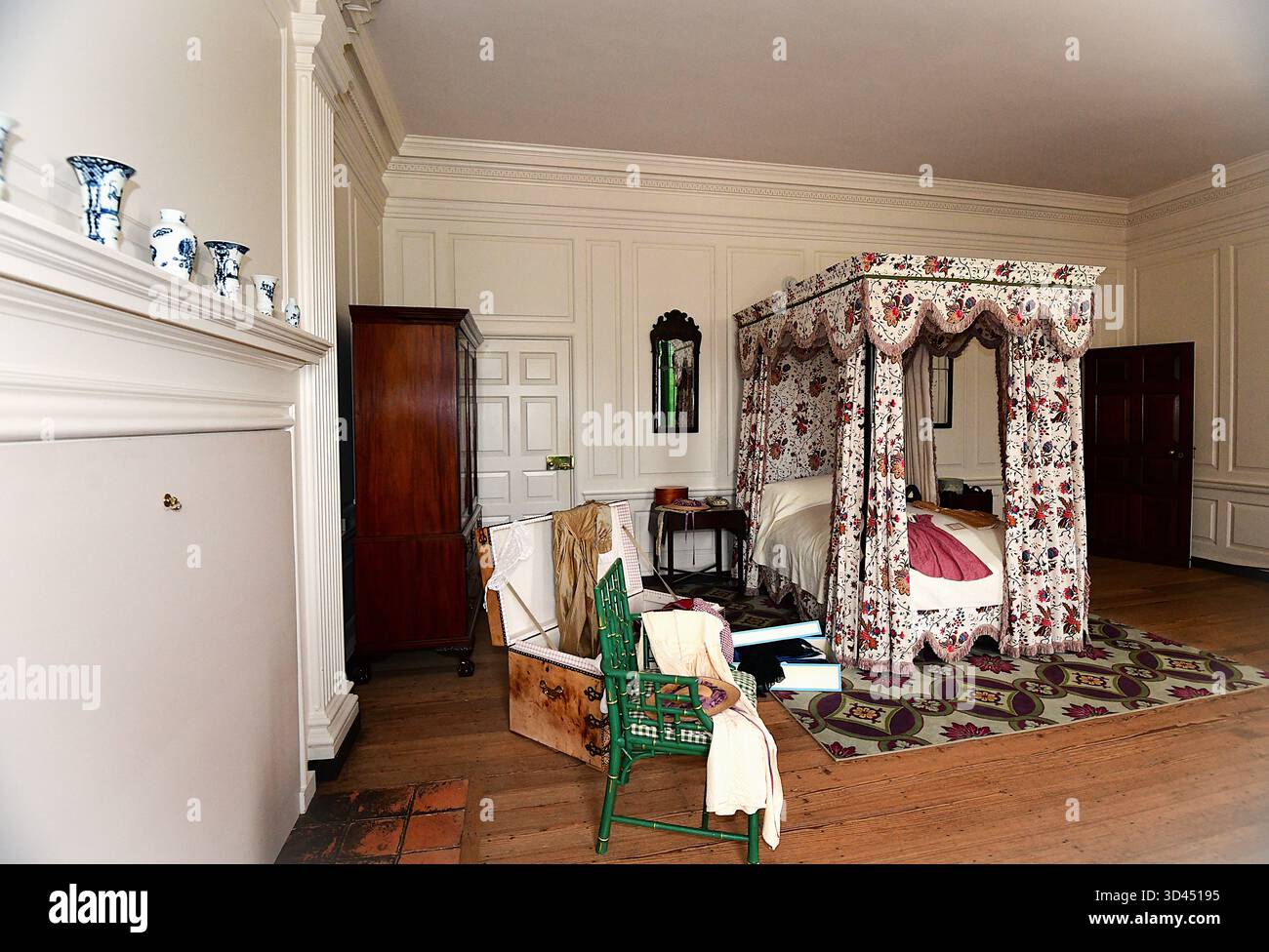 Schlafkammer im Gouverneurspalast in Colonial Williamsburg. Stockfoto