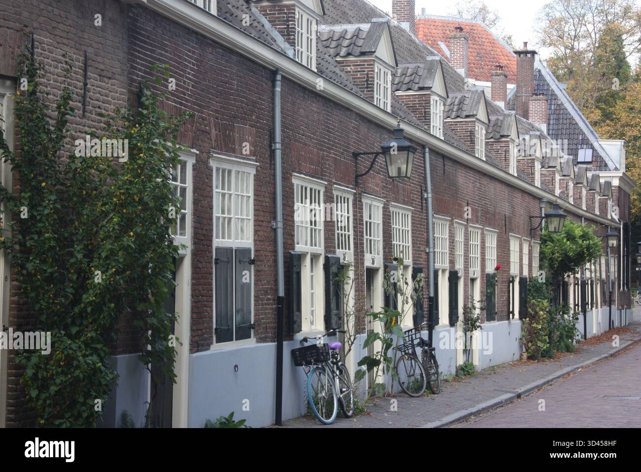 Reihenhäuser in der Spieringstraat in Utrecht, Niederlande Stockfoto