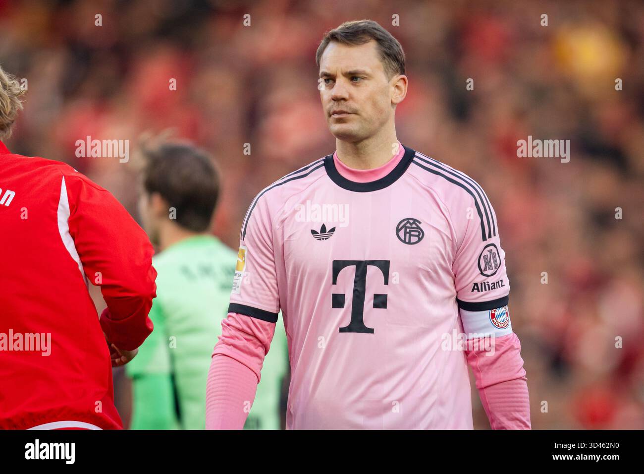 Berlin, Deutschland. November 2025. Torhüter Manuel neuer von Bayern München im Bundesliga-Spiel zwischen 1. FC Union Berlin und FC Bayern München im Stadion an der Alten Foersterei in Berlin. Quelle: Gonzales Photo/Alamy Live News Stockfoto