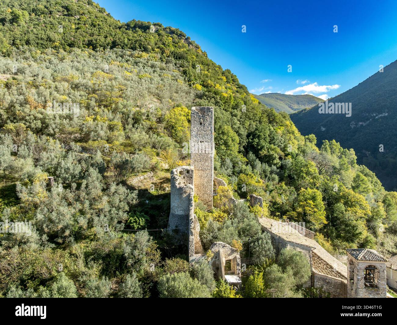 Von oben nach unten Blick auf das Schloss Monterivoso in Italien Stockfoto