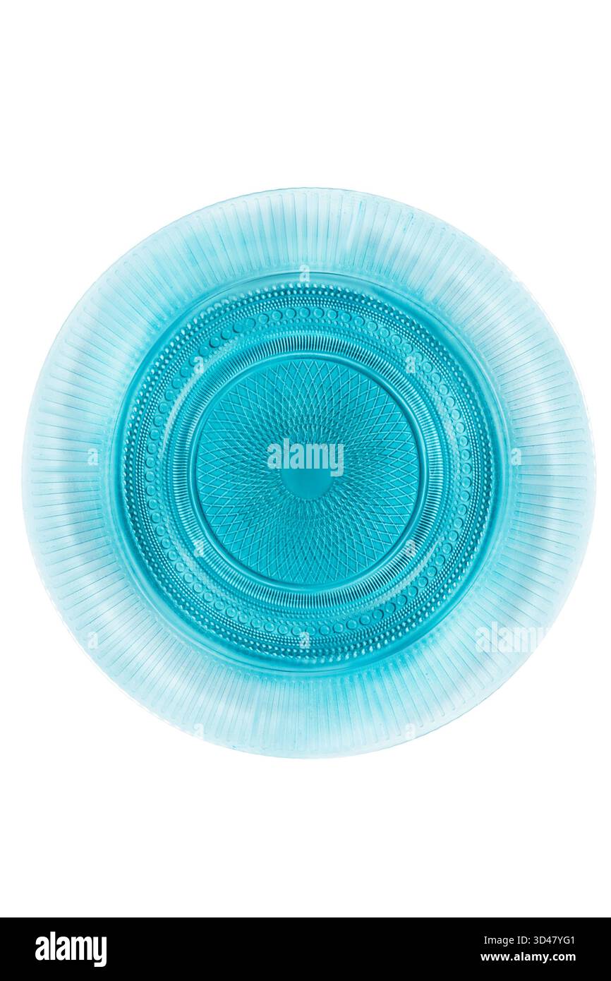 Hellblaue leere Glasplatte isoliert auf weißem Hintergrund Stockfoto