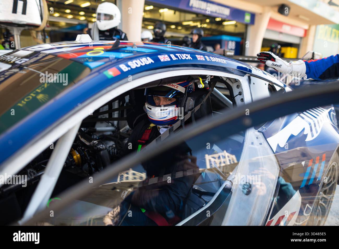 SARGEANT Logan (usa), Proton Competition, Ford Mustang LMGT3 #77, LM GT3, Porträt während des Rookie Tests der FIA World Endurance Championship 2025 2025, am 9. November 2025 auf dem Bahrain International Circuit in Sakhir, Bahrain Stockfoto