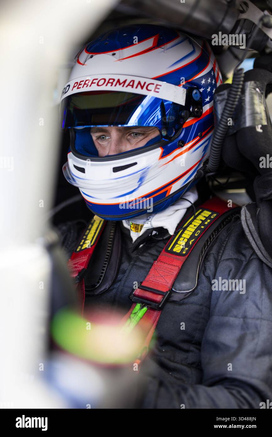 SARGEANT Logan (usa), Proton Competition, Ford Mustang LMGT3 #77, LM GT3, Aktion während des Rookie Tests der FIA World Endurance Championship 2025 2025, am 9. November 2025 auf dem Bahrain International Circuit in Sakhir, Bahrain Stockfoto