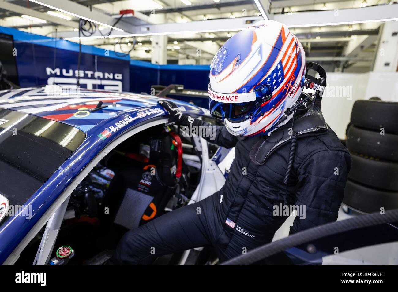 SARGEANT Logan (usa), Proton Competition, Ford Mustang LMGT3 #77, LM GT3, Aktion während des Rookie Tests der FIA World Endurance Championship 2025 2025, am 9. November 2025 auf dem Bahrain International Circuit in Sakhir, Bahrain Stockfoto