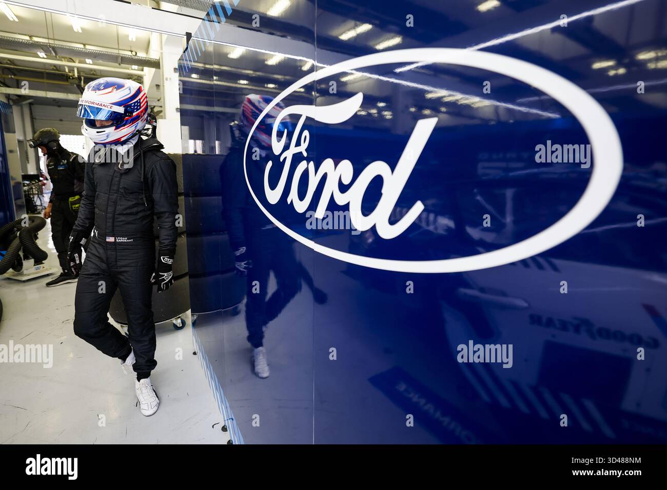 SARGEANT Logan (usa), Proton Competition, Ford Mustang LMGT3 #77, LM GT3, Aktion während des Rookie Tests der FIA World Endurance Championship 2025 2025, am 9. November 2025 auf dem Bahrain International Circuit in Sakhir, Bahrain Stockfoto