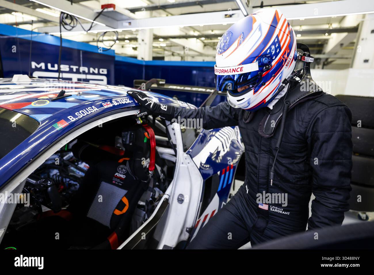 SARGEANT Logan (usa), Proton Competition, Ford Mustang LMGT3 #77, LM GT3, Aktion während des Rookie Tests der FIA World Endurance Championship 2025 2025, am 9. November 2025 auf dem Bahrain International Circuit in Sakhir, Bahrain Stockfoto