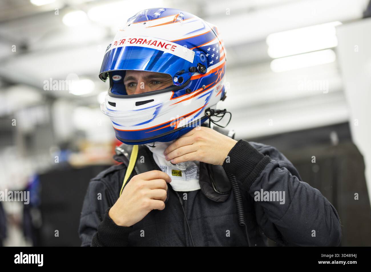 SARGEANT Logan (usa), Proton Competition, Ford Mustang LMGT3 #77, LM GT3, Aktion während des Rookie Tests der FIA World Endurance Championship 2025 2025, am 9. November 2025 auf dem Bahrain International Circuit in Sakhir, Bahrain Stockfoto