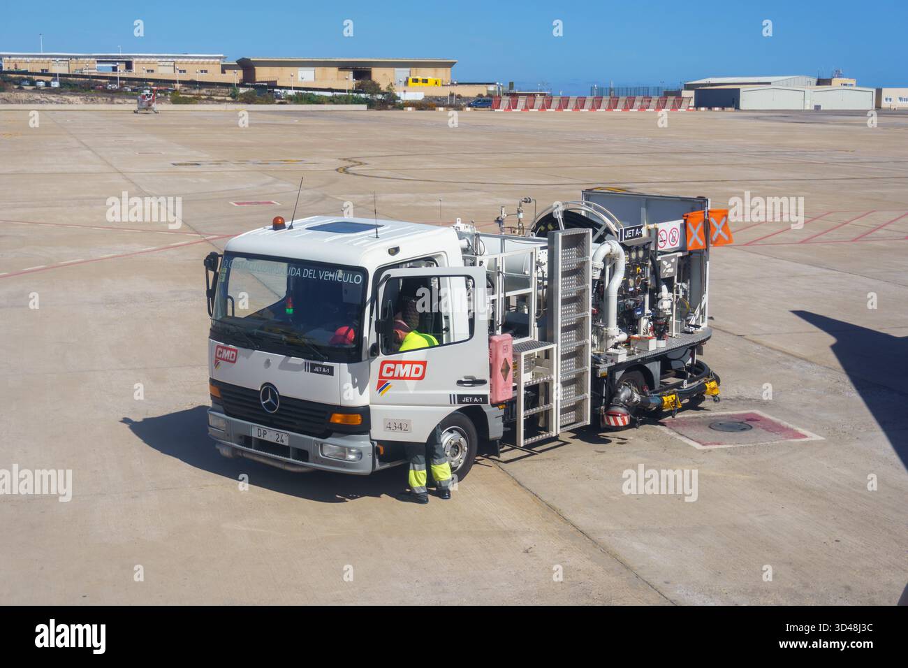 Tankwagen am Fuerteventura Flughafen. Stockfoto