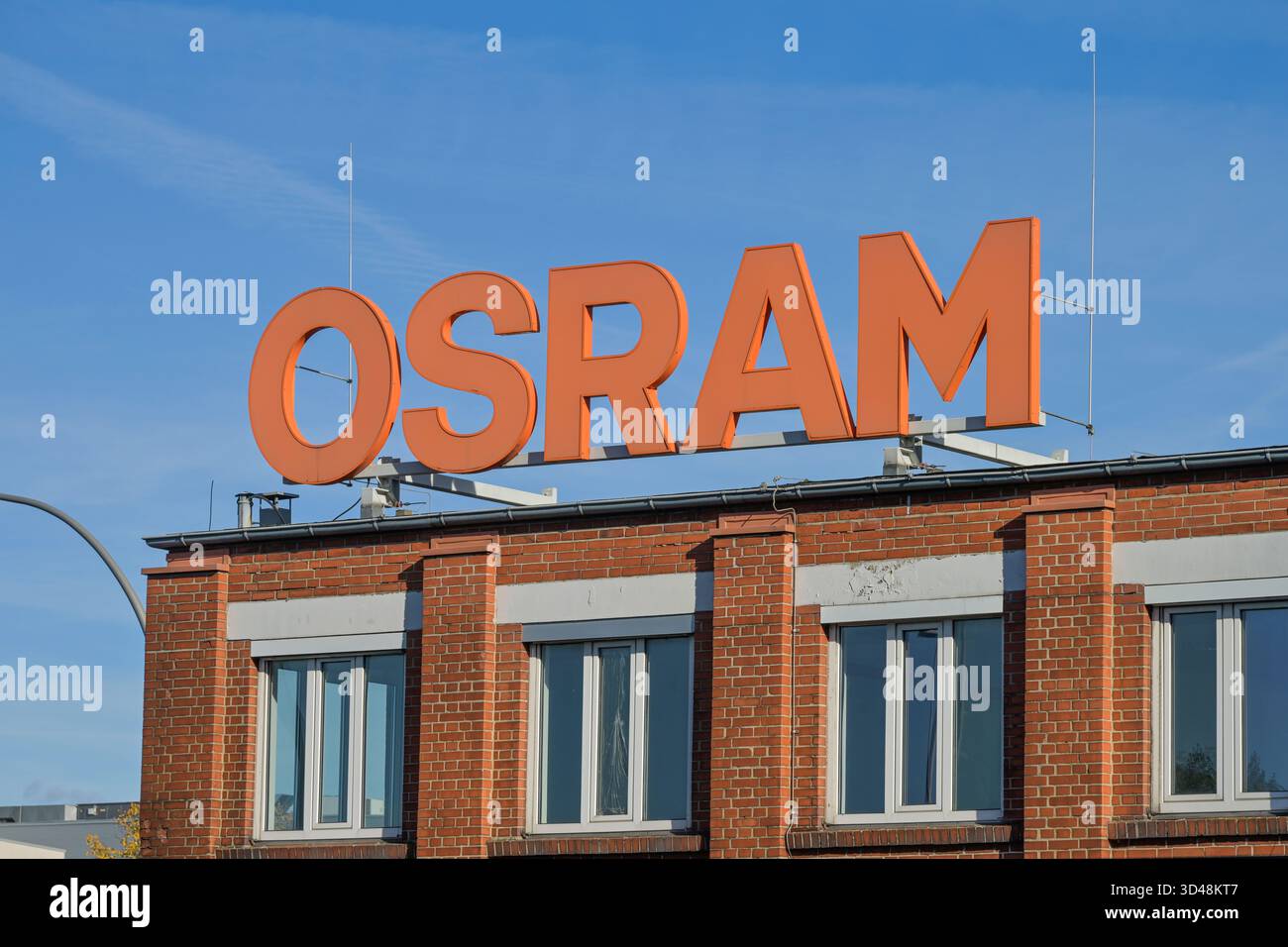 Altes Logo, Osram, Nonnendammallee, Siemensstadt, Berlin, Deutschland Stockfoto