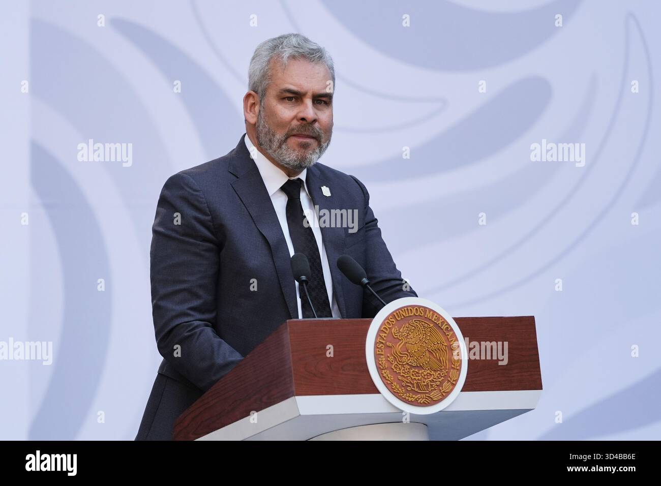 Michoacan State Governor Alfredo Ramirez Bedolla speaks during the presentation of the new security strategy against violence for the state of Michoacan, at the National Palace in Mexico City, Sunday, Nov. 9, 2025. (AP Photo/Claudia Rosel) Stockfoto