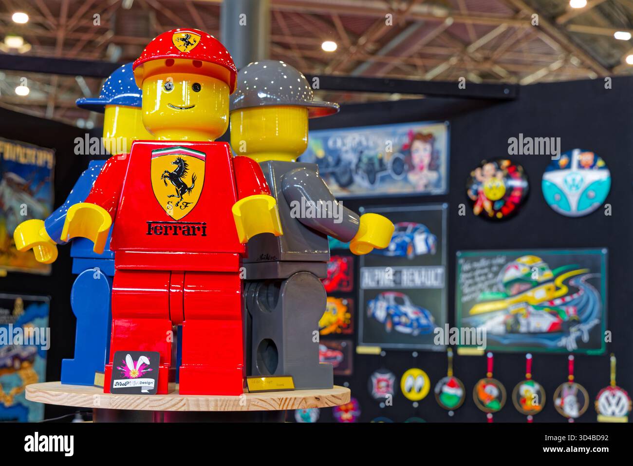 LYON, 9. November 2025 : die 46. Ausgabe der Epoqu'Auto-Ausstellung steht in den Eurexpo-Hallen und bringt eine renommierte Auswahl an alten und Luxusautos zusammen, nume Stockfoto