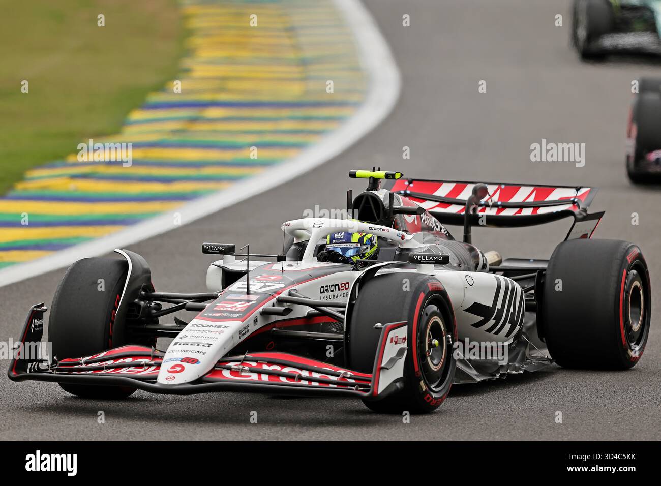 Sao Paulo, Brasilien. 9. November 2025; Sao Paulo, Brasilien: Oliver Bearman (GBR) MoneyGram Haas F1 Team VF-25 Ferrari während des Formel 1 Grand Prix von Brasilien im Autodromo Jose Carlos Pace Credit: Action Plus Sports Images/Alamy Live News Stockfoto