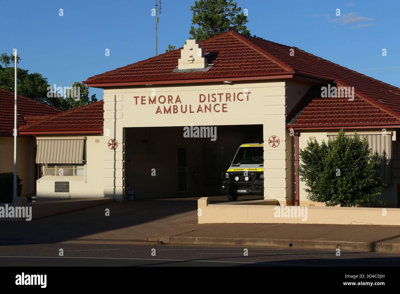 Temora, NSW, Australien. November 2025. Ambulance des Bezirks Temora, 117 Hoskins St, Temora NSW 2666. Quelle: Richard Milnes/Alamy Stockfoto