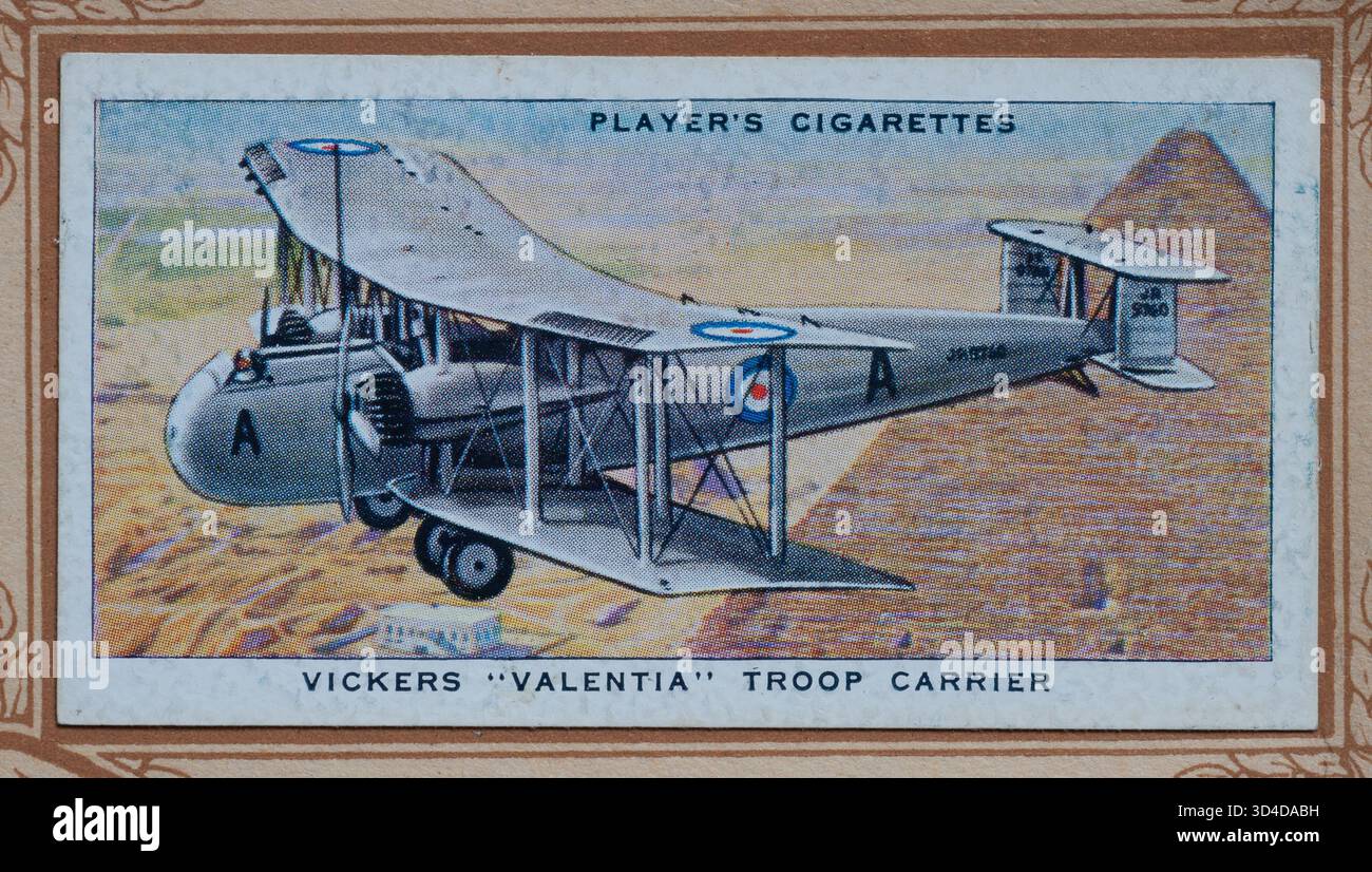 Vickers 'Valentia' Truppenträger, Spielerzigarettenkarte. Stockfoto