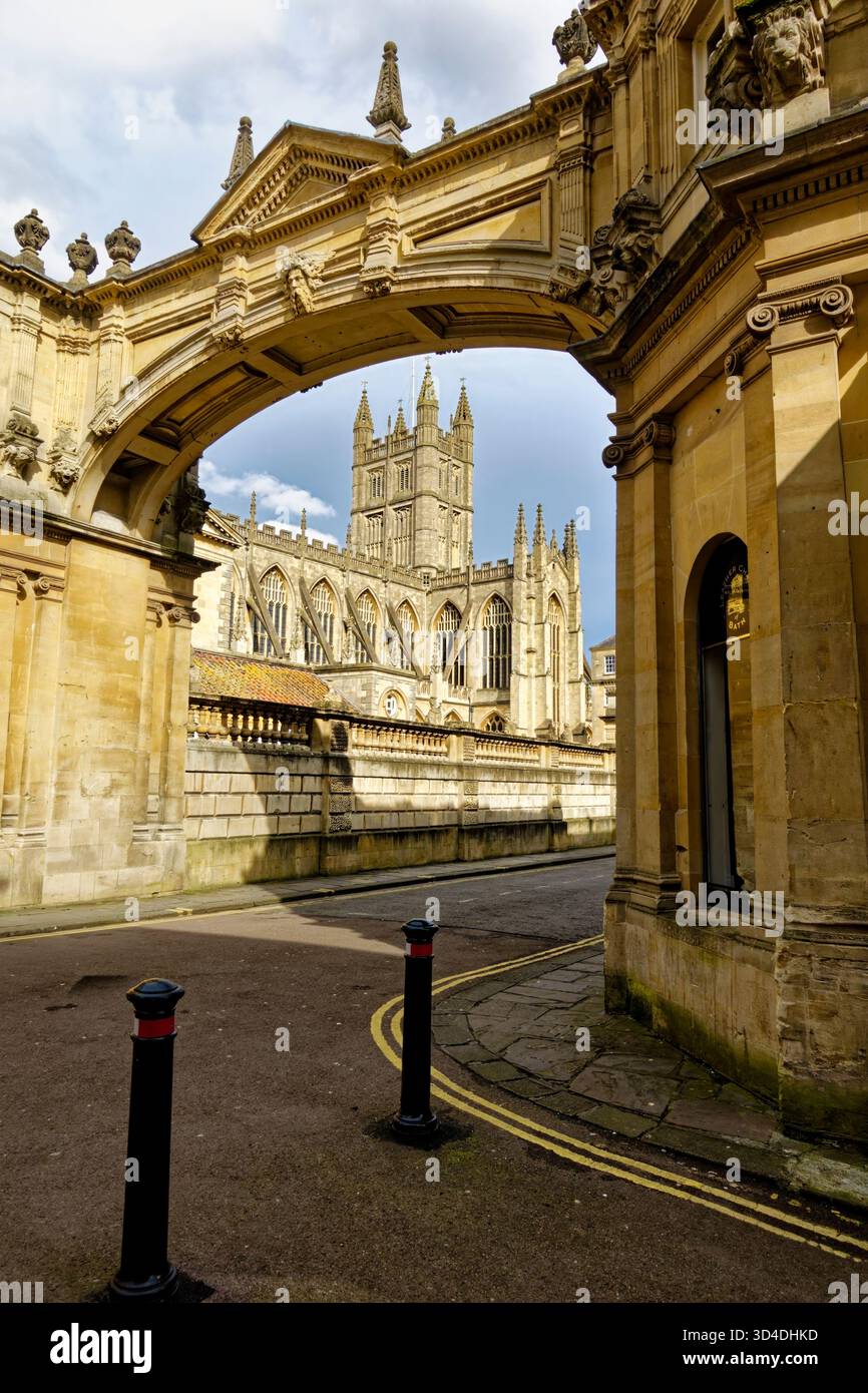 Bath, Somerset, England, Großbritannien - 8. März 2016: Die Abteikirche St. Peter und St. Paul, allgemein bekannt als Bath Abbey in Bath, Somerset Stockfoto