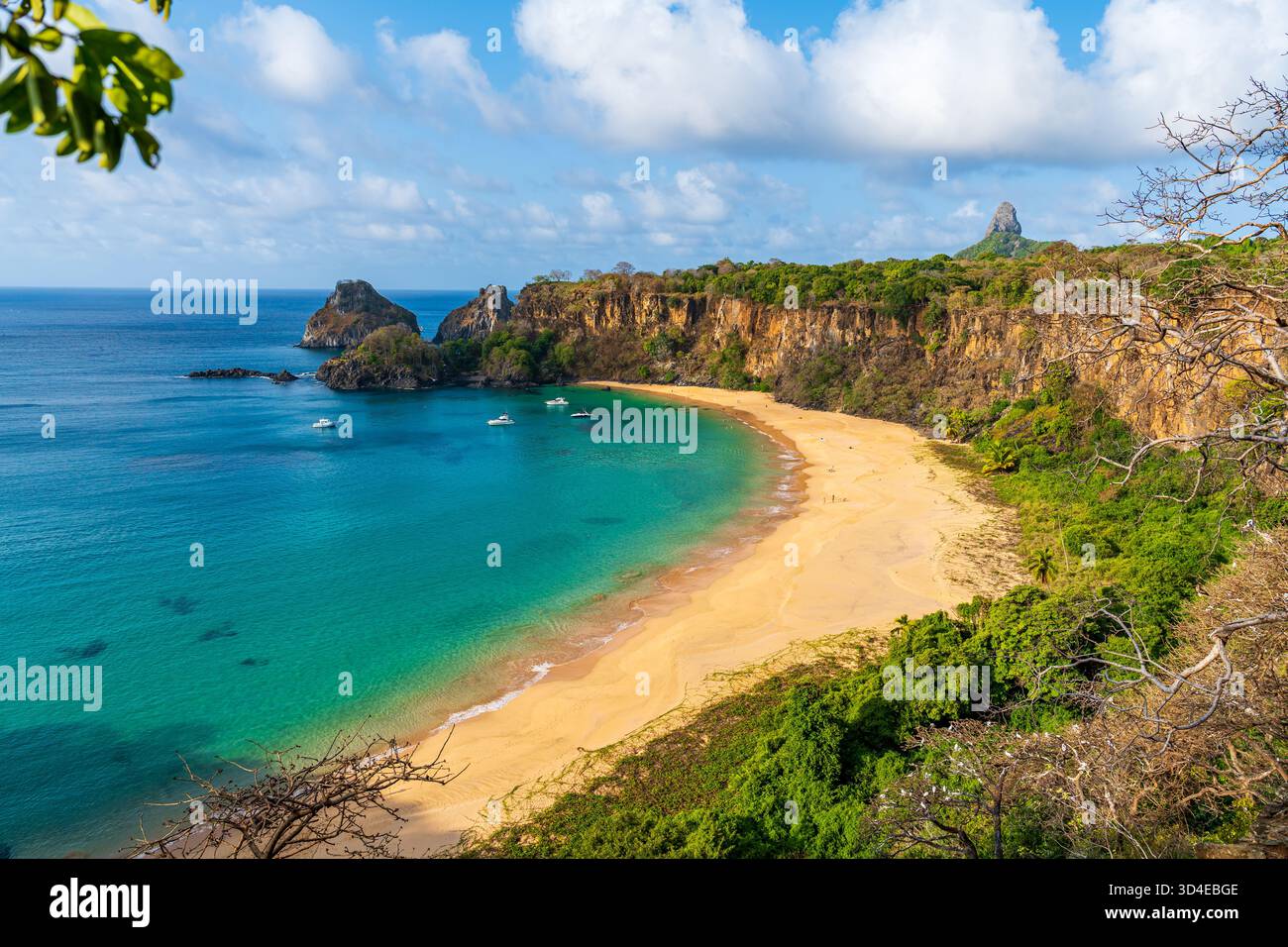 Sancho Strand von der Spitze des Hügels im Fernando de Noronha Archipel in Brasilien Stockfoto