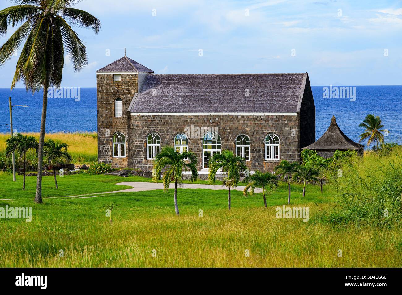 St. John's Church in der Pfarrei Saint John Capesterre auf der Insel Saint Kitts an der Küste des Atlantischen Ozeans auf den Kleinen Antillen in der Karibik Stockfoto