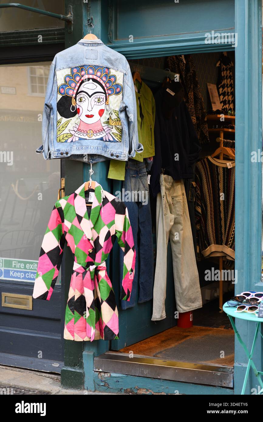 Secondhand Kleidung Shop Stockfoto