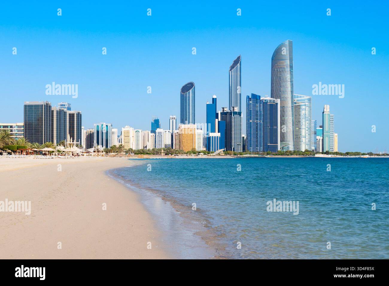 Beauty Corniche Beach in Abu Dhabi. Abu Dhabi ist die Hauptstadt der Vereinigten Arabischen Emirate. Stockfoto